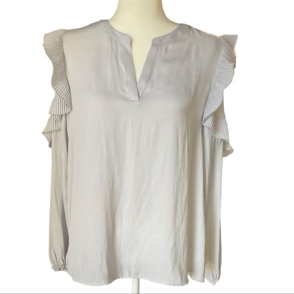 Simply Vera Vera Wang Women's Large Light Gray Ruffled Long Sleeve Blouse​